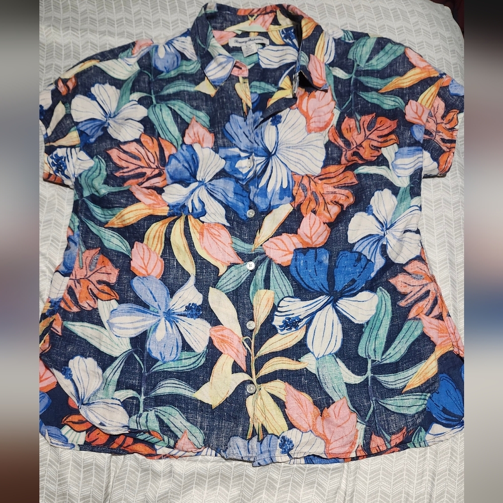 Tommy Bahamas Floral Hawaain Women's Shirt. 100% Linen. Size‎ Small.